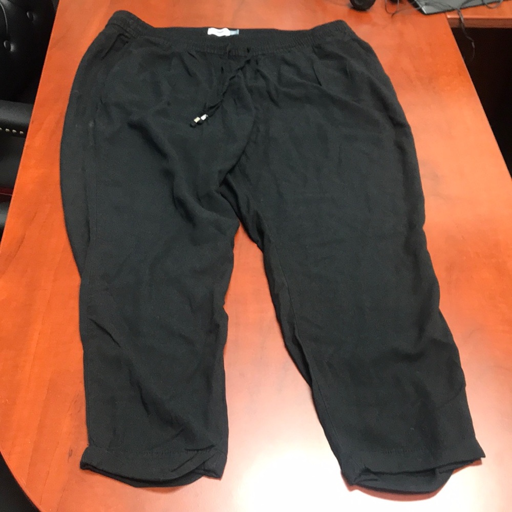 Comfy loose fit pants. Pockets on front.